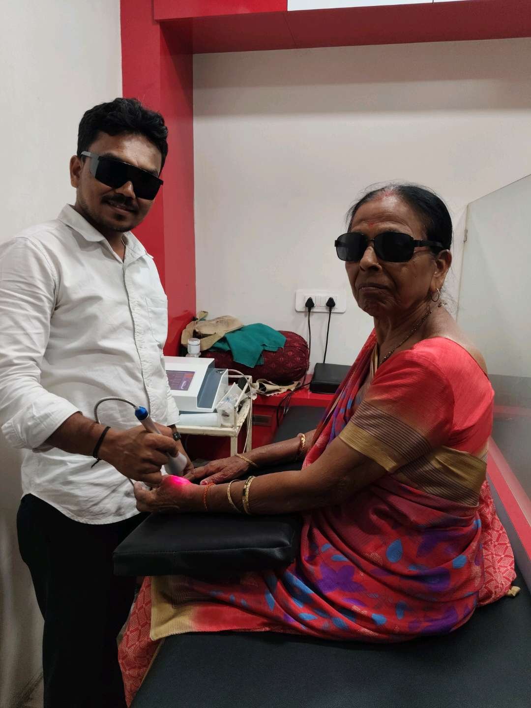 Class 4 Laser Therapy Session